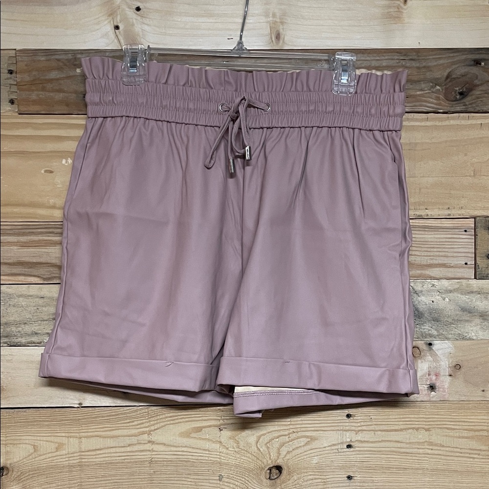Zenana Outfitters size XL High Waist Mauve Color Pleather Shorts with Pockets